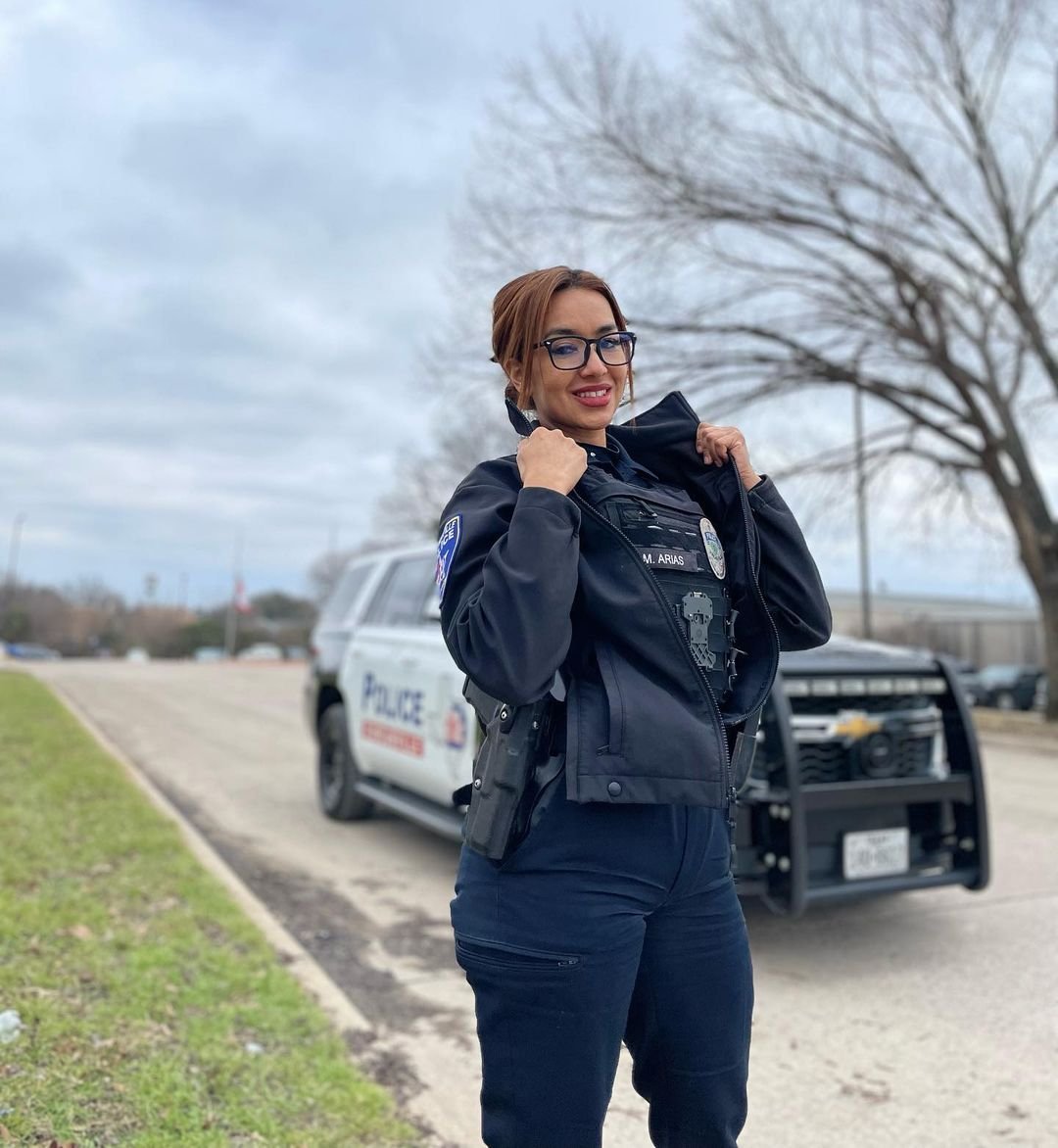 Hot and thiccc Duncanville PD MILF - IG: @michellegotfitfitt #GzaOVl2Q