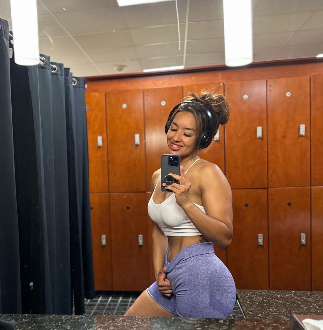 Hot and thiccc Duncanville PD MILF - IG: @michellegotfitfitt #f8NApIdL