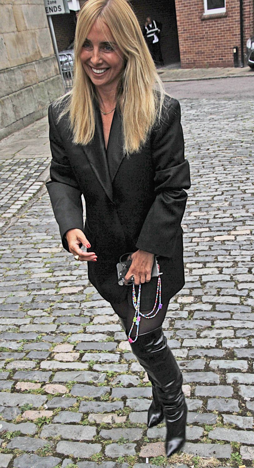 Louise #BgE9pf0j