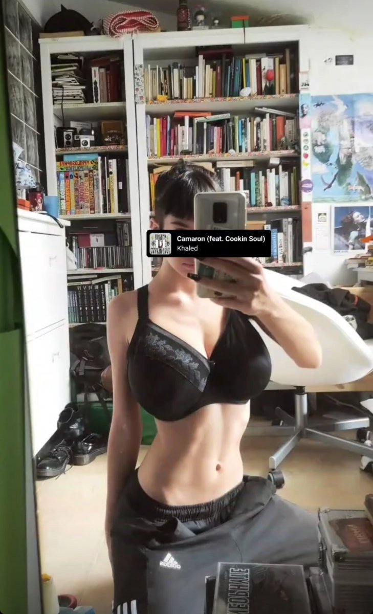 Bye 2024 - it`s been a TITTY year - Sdɐuᴉsɥ Ǝllɐ - Ǝllɐ ∀upɹǝn - Ǝllɐ∀upɹǝnɐʞɐ - Sdɐuᴉsɥƃɹᴉɯǝs #IKUBFMp6