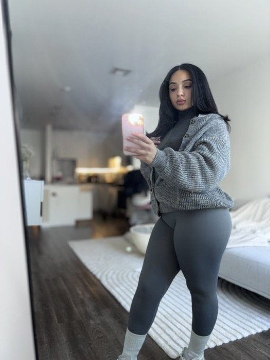 Latina slut fucks dildo #P5UQMe3W