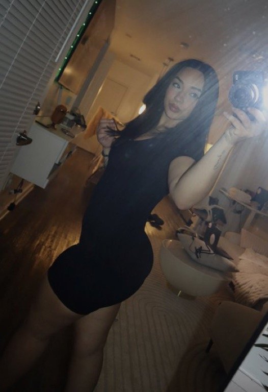 Latina slut fucks dildo #ZtjeDo6I
