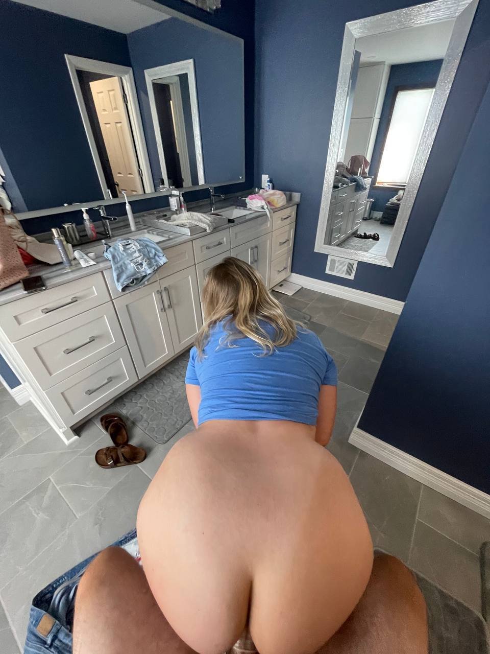 PAWG wife Maureen's big butt exposed. Your slut next😈 kik StrokinThisBWC tele BiggyBWC #361ypntx