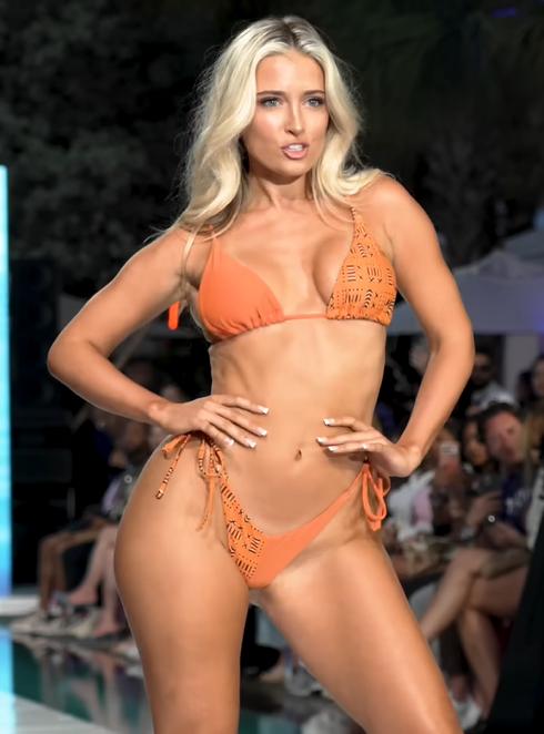 BIKINI MODEL GETS FUCKED #x3z1GSfa
