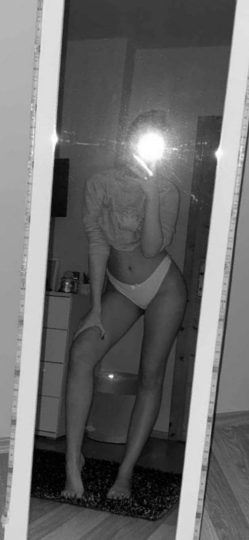 [kik] shsjebbd fuck my ex gf and her best friend in a threesome they need pounding while I watch #FVFrRa0a